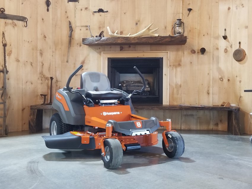 Z242F Husqvarna Mower for saleIn Chatsworth, GA