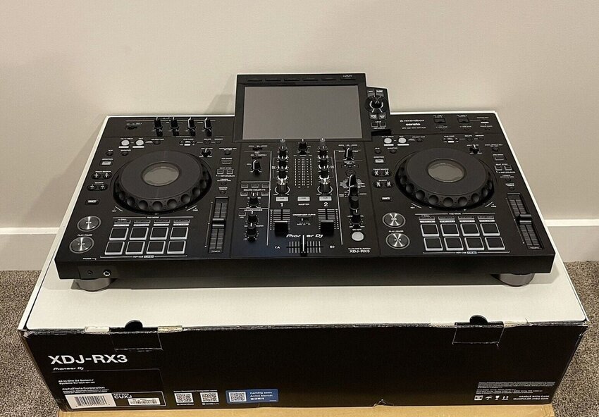 Pioneer OPUS-QUAD, Pioneer XDJ-RX3, Pioneer XDJ-XZ for saleIn Old Fort, TN